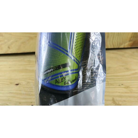 New Umbro GT Shin Guard Medium Youth Blue Green Protective Gear - Picture 4 of 4